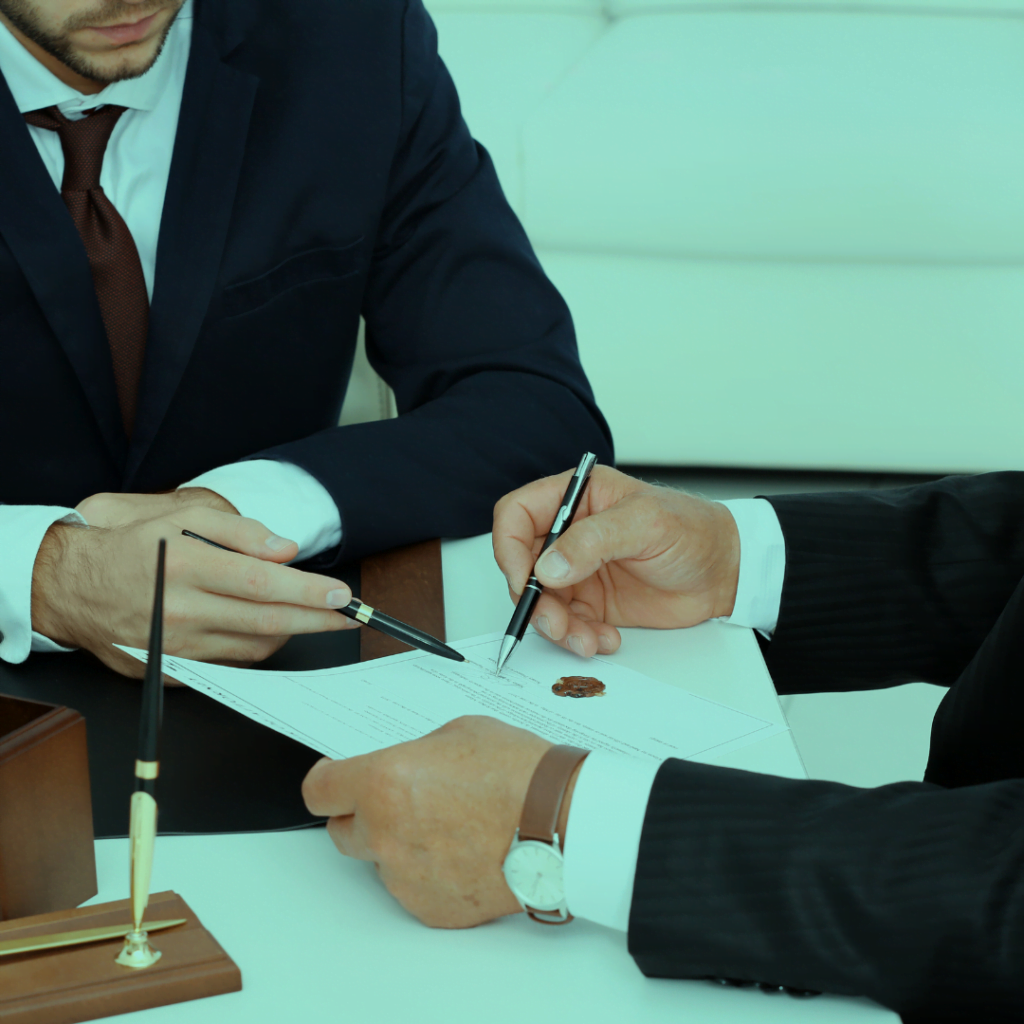 Qué es un notario y un registrador